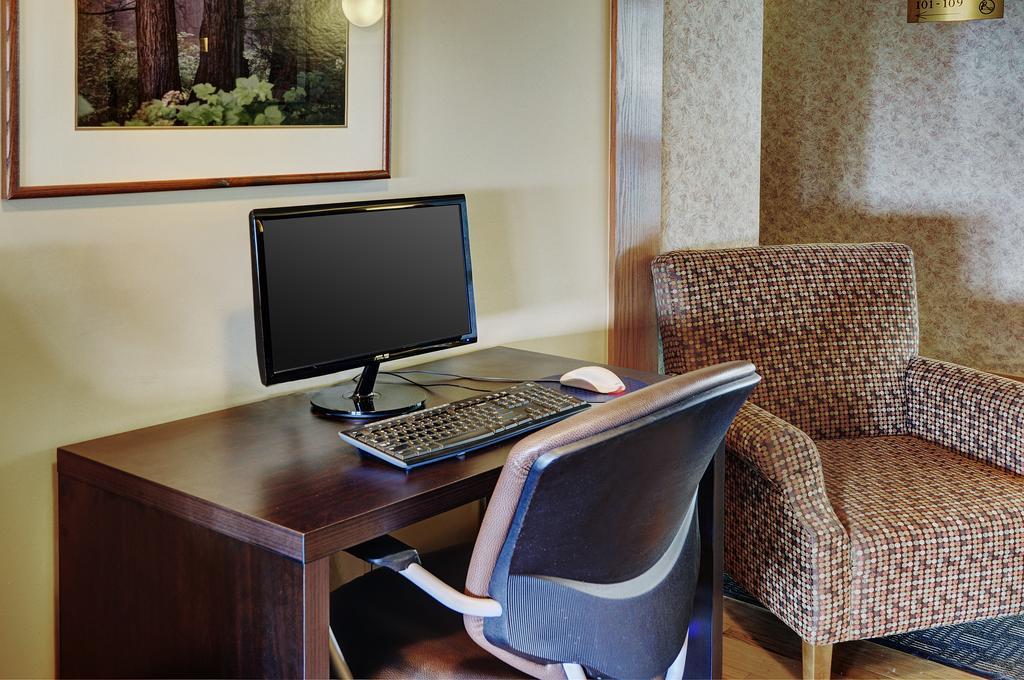 Lakeview Inns & Suites - แบรนดอน ภายนอก รูปภาพ
